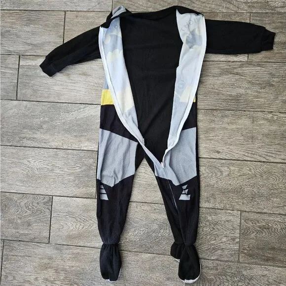 DC Comics Batman Kids One Piece Pajama Black and Gray - Picture 5 of 7